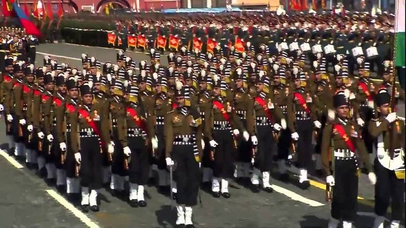 रशियाच्या विजयी परेडमध्ये पहिल्यांदाच भारताच्या तिन्ही सैन्य दलांचा सहभाग
